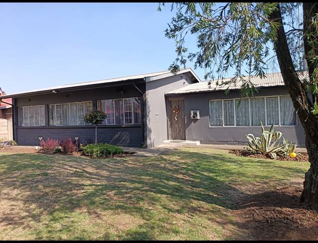 3 BEDROOM HOUSE FOR SALE IN VANDERBIJLPARK SE 1